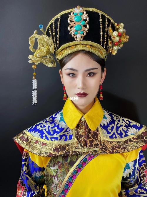 清朝服饰图片:清朝皇后服饰特点,清朝皇后服饰图解-第6张图片-文史 清朝服饰图片:清朝皇后服饰特点,清朝皇后服饰图解-第6张图片-文史