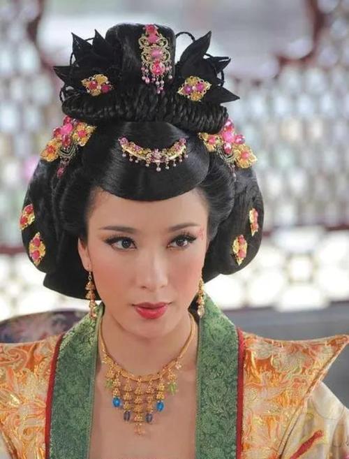 揭秘明朝万贵妃的死因（揭秘明朝万贵妃的死因真相）