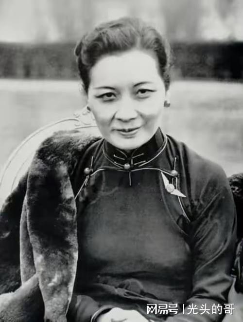宋美龄玩一夜情:蒋介石带卫士亲自“捉奸”,宋美龄和蒋介石分居-第5张图片-文史 宋美龄玩一夜情:蒋介石带卫士亲自“捉奸”,宋美龄和蒋介石分居-第5张图片-文史