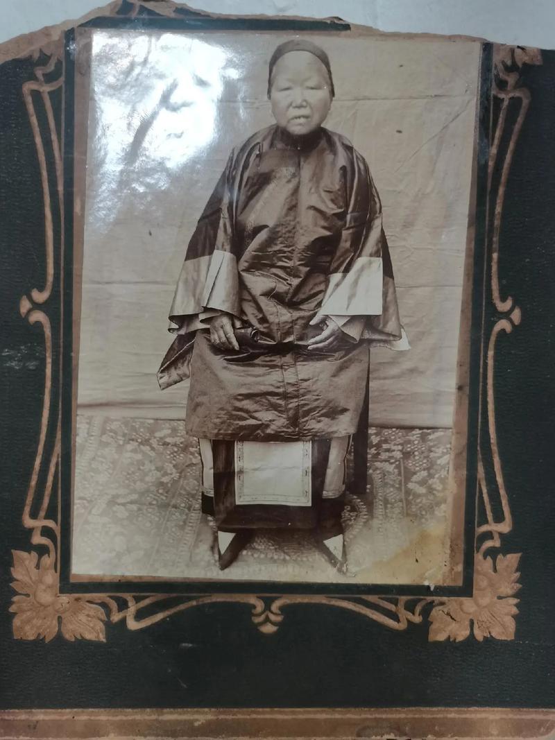 三寸金莲形容什么(三寸金莲比喻什么)-第5张图片-文史 三寸金莲形容什么(三寸金莲比喻什么)-第5张图片-文史